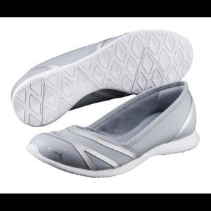 Like new Puma ballet flats with softcomfort insole